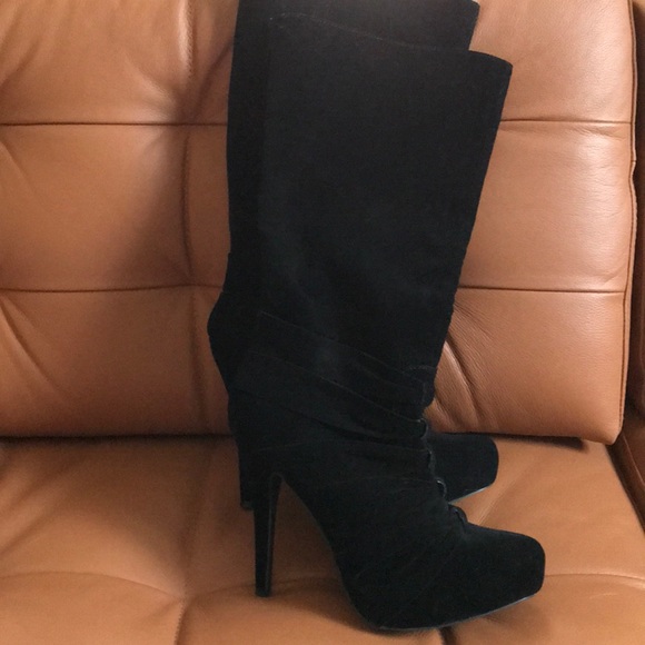 Front ruched boot - Picture 5 of 5